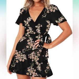 Floral wrap dress in black